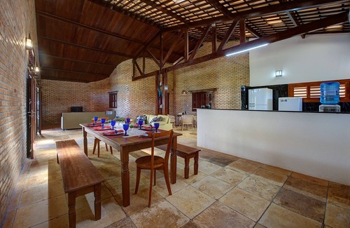 Porto das Dunas House | Luxury House BEACH PARK-7 SUITES AR/TV-27 People-50m from Beach