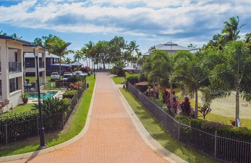 Clifton Beach House | Luxury House on Clifton Beach with Heated Saltwater Swimming Pool