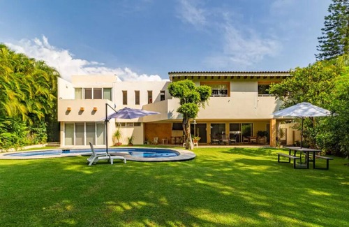 Cuernavaca Other | Luxury house with a pool and a hot tub in Tabachines