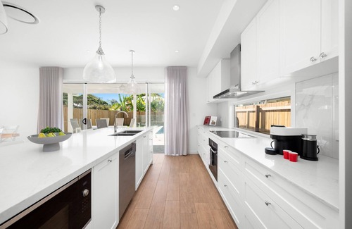 Enoggera House | Luxury House with Pool, close to CBD