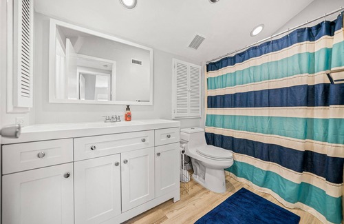 Safety Harbor Club House | LUXURY ISLAND TOWNHME/CLUB w/POOL! 4 BRs, 2 KINGS, KAYAKS, & BOAT DOCKAGE AVAIL!