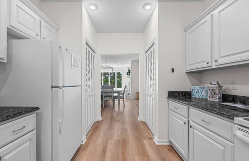 Salem Condo | Luxury Keowee Key Condo: Lakefront Retreat Near Clemson