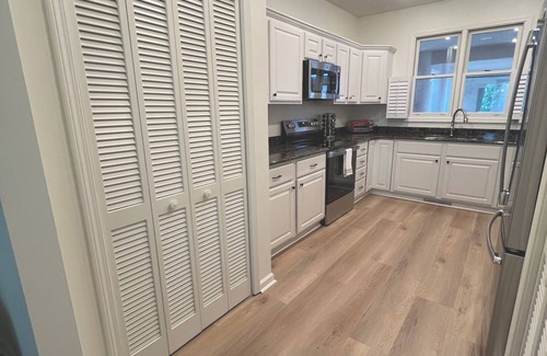 Salem Condo | Luxury Keowee Key Condo: Lakefront Retreat Near Clemson
