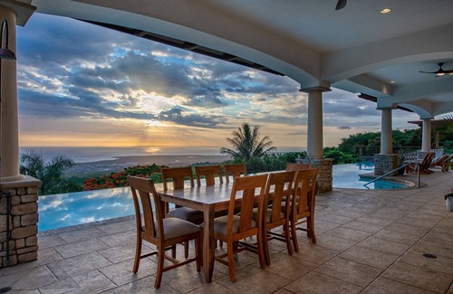 Kailua-Kona House | Luxury Kona Mansion: Infinity Pool & Epic Views