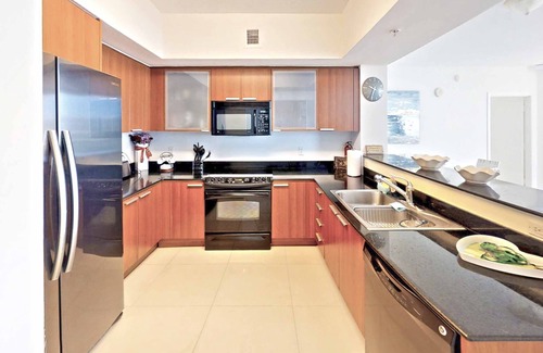 Sunny Isles Beach Apartment | Luxury La Perla Oceanfront Apartment. 30% Off for 1+ Month Rents