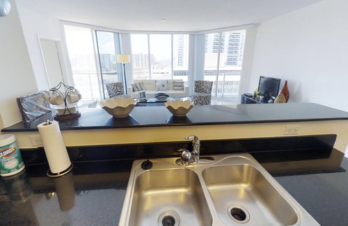 Sunny Isles Beach Apartment | Luxury La Perla Oceanfront Apartment. 30% Off for 1+ Month Rents