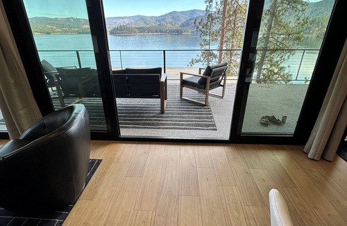 Clarksville House | Luxury Lake View
