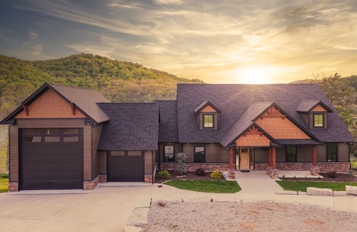 Eureka Springs House | Luxury Lakefront 6 Bedroom Dream Home on Tablerock Lake