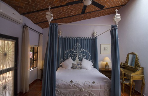 Ajijic Villa | Luxury Lakefront Vacation Rental. Where Luxury Meets Mexican Charm