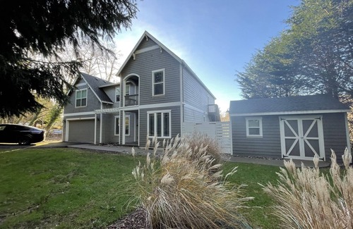 Otis House | Luxury Lakehouse on Devils Lake with lake access just 5 min. to the beach!