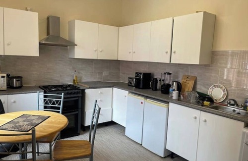 Trafford Apartment | Luxury Large 3 Bedroom Apartment in MCR, Close to Centre, Old Trafford & More!