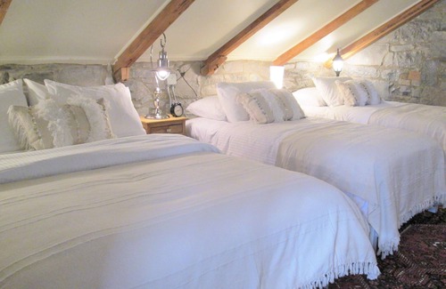Kingston Apartment | Luxury Limestone Suite is a Home Away from Home