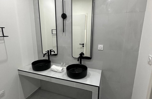 Martigues Apartment | Luxury Living Martigues - Suite Gris Perlé