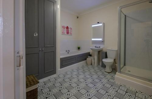 Ryde Apartment | Luxury Living, Stylish Modern Apartment in the Heart of Ryde