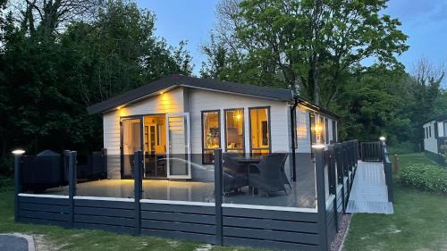 Paignton Resort | Luxury Lodge - Hoburne Devon Bay