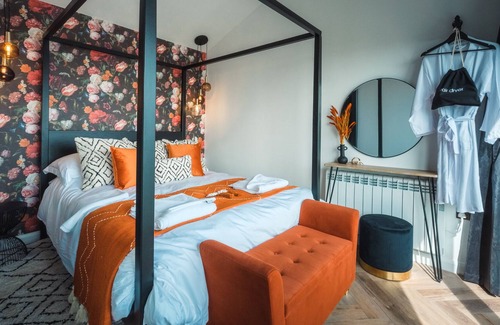 Penally Cabin | Luxury Lodge with panoramic sea views and private hot tub - 5 mins walk to beach
