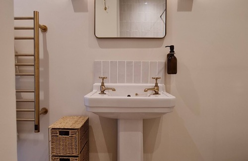 Margate Apartment | Luxury loft apartment in Trinity Square next to Margate Old Town, with sea views