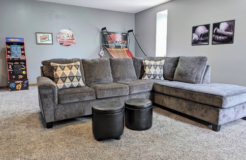 Hoyt House | Luxury Loft just minutes from Casino & Lake