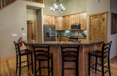 Ellijay Cabin | Luxury Log Cabin w/Spacious Great Room On Trout Stream w/playground & hot tub