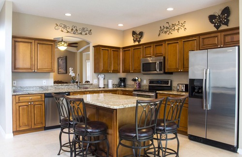 Lake Berkley Villa | Luxury magnificent South Facing Pool/Spa Lakefront View Free WiFi Game Room