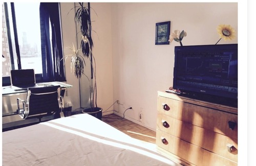 Battery Park City Apartment | Luxury Manhattan Condo 3 Month Minimum Stay
