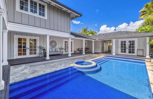 Eastern Honolulu House | Luxury Moana Lani: Oceanfront Home w/Private Pool & Jacuzzi, Walk to the Beach