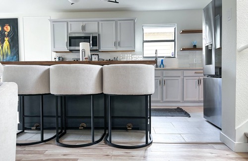 Berdoll Farms House | Luxury modern 3 bedroom house near the airport
