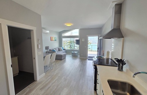 Central Okanagan Apartment | Luxury modern loft. Located on a plateau with stunning views over lakes