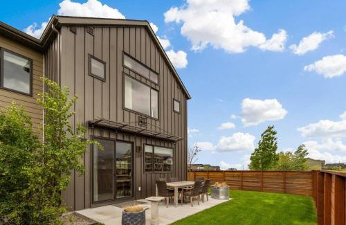 Bozeman House | Luxury Mountain View Townhome - Rosa Way North