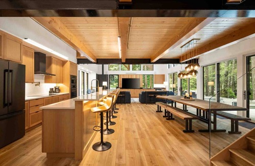 Government Camp House | Luxury Mt. Hood Retreat w/Swim Spa, 5BR w/en-suite Bathrooms, Game Loft, Ping Pong, Steps to River