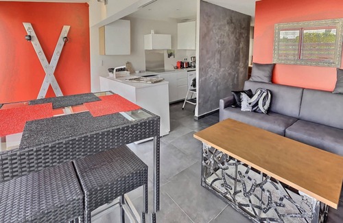 Cap d'Agde Villa | Luxury naturist villa Le Donjon