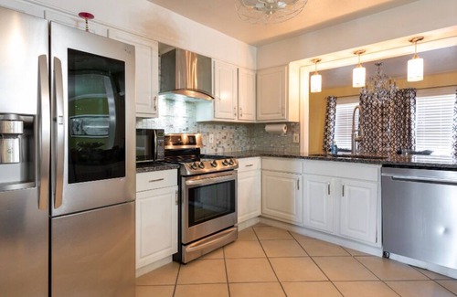 Buechel House | Luxury Newly Remodeled House w/ lrg deck and fenced yard