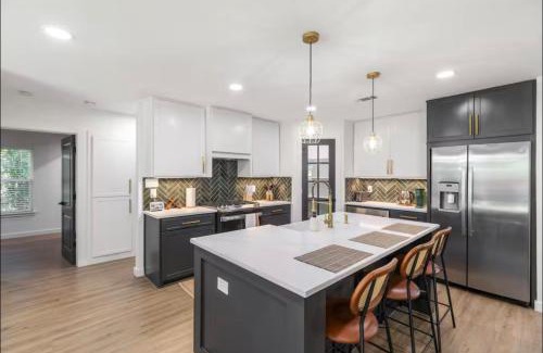 Plano House | Luxury Oasis 4B 2B Jacuzzi Pet Friendly