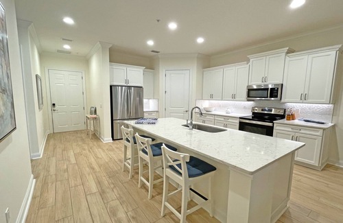 American Beach Condo | Luxury Oasis Stylish Beach Condo 2bed/2bath