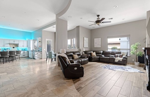 Phoenix House | Luxury Oasis with Entertainment & Amazing Backyard