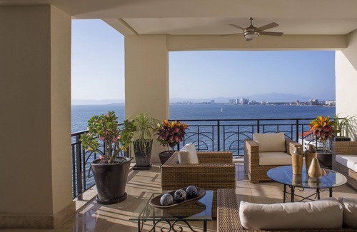 Emiliano Zapata Condo | LUXURY OCEAN FRONT CONDO MOLINO DE AGUA 10th FLOOR!