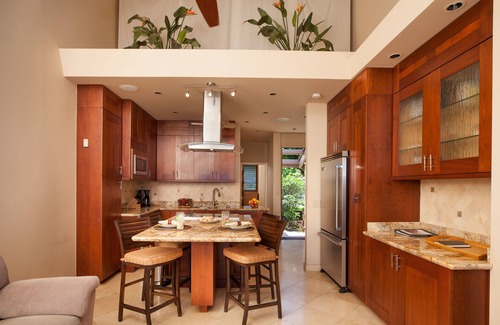Honokowai Condo | Luxury OCEAN FRONT Truly 5 Star with A/C, 20' From The Water At Pikake. No fees