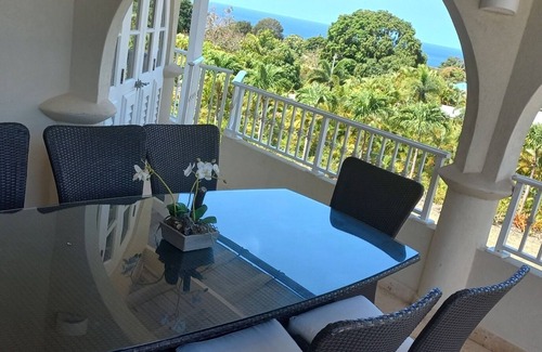 Westmoreland Condo | Luxury ocean view apartment 2 minutes from the beach