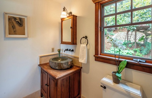 Summerland Apartment | Luxury Ocean View Summerland Loft
