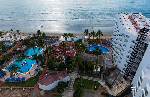 Zona Dorada Apartment | Luxury Oceanfront 2BR-3BA at the Inn at Mazatlan for Carnival 2026 Feb 9-23