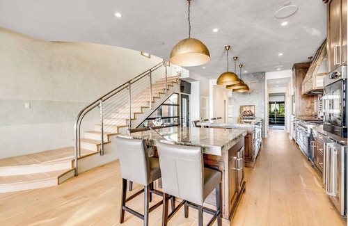 Encinitas House | Luxury Oceanfront Home - Walk to Moonlight Beach - Stunning Views