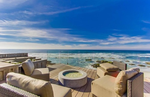 Ocean Beach Villa | LUXURY OCEANFRONT HOME-OVERLOOKING ACCESSIBLE GORGEOUS WHITE SAND BEACH