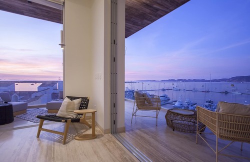 La Paz Condo | Luxury Oceanfront Penthouse Condo with pano views