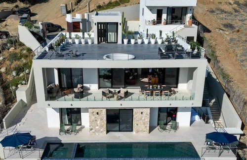 El Pescadero House | Luxury Oceanfront Villa Pool Spa Secluded Beach