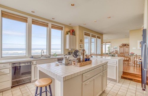 Neskowin House | Luxury Oceanfront w/Panoramic View of Pacific in Neskowin