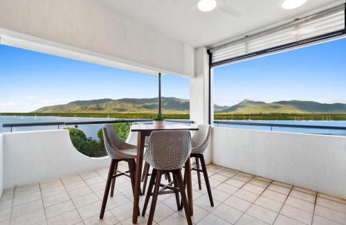 Cairns Central Business District Apartment | Luxury Oceanview Penthouse Cairns City