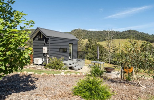 Joadja Cabin | Luxury Off-Grid Tiny House in the beautiful Southern Highlands