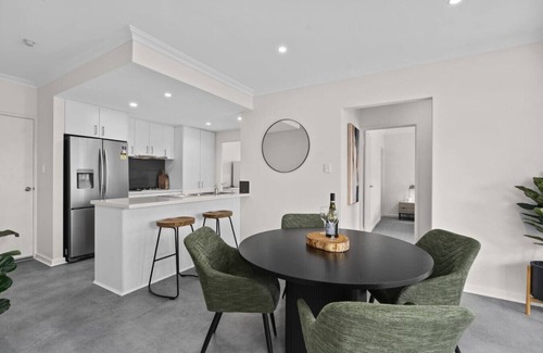 Nollamara House | Luxury on Lewes - 3BR | Free Wi-Fi