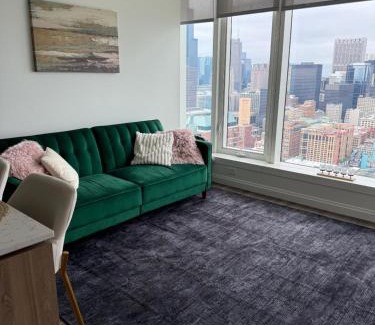 The Loop Apartment | Luxury on the Lakefront - Chicago High Rise 1 Bedroom