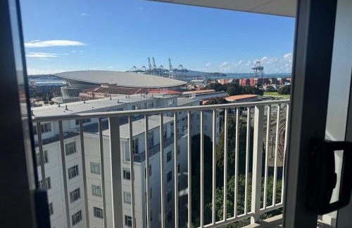 Auckland Central Business District Apartment | Luxury Penthouse 2 bd 2 bth 2 carparks Pool